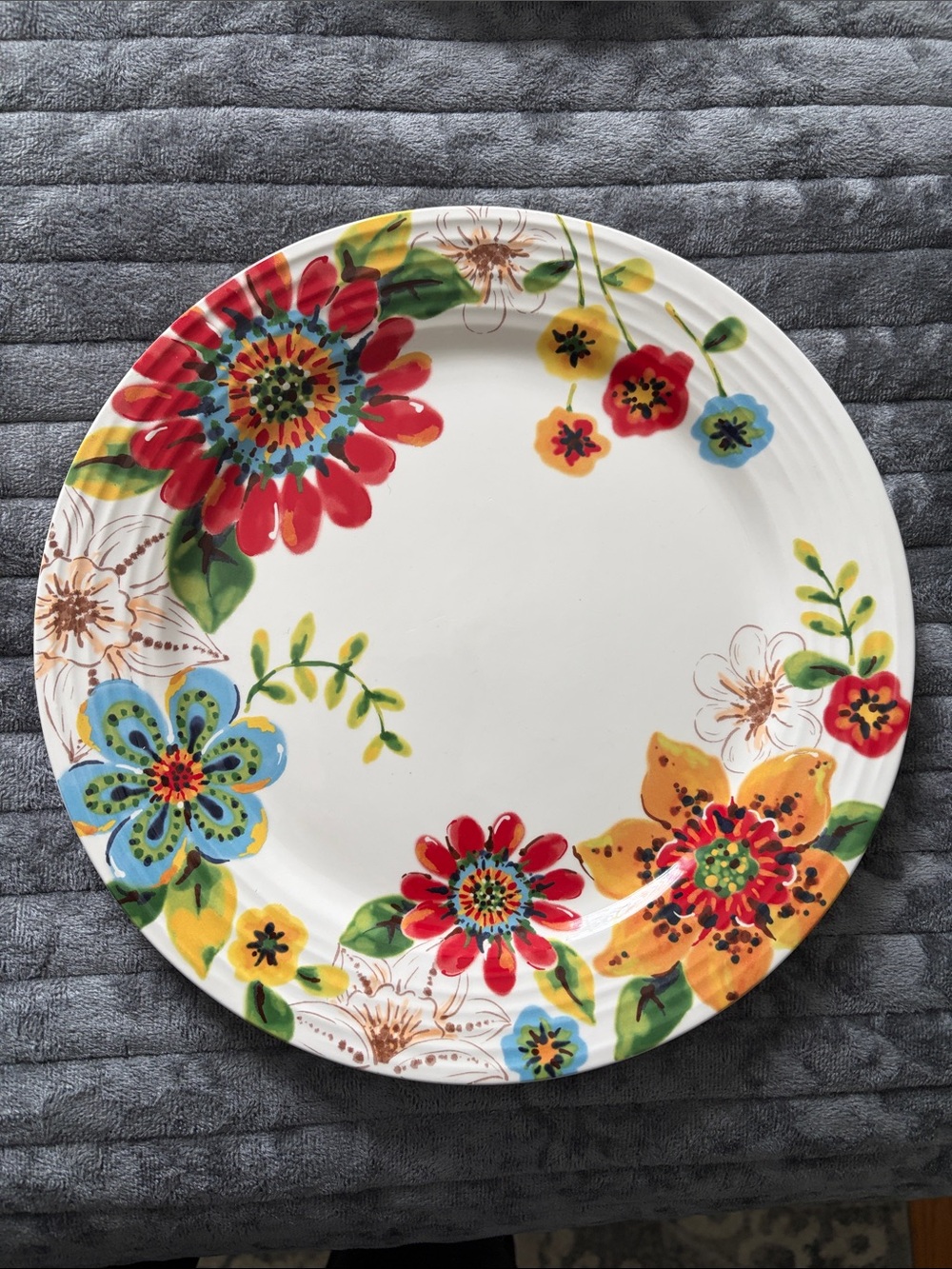 Pier 1 Lucie Floral Dinner Plates - Picture 2 of 4